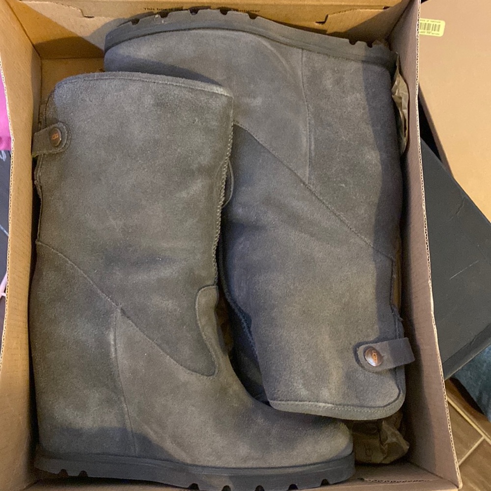 Ugg Kyra Women's Suede Wedge Ankle Boot
